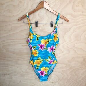 Capcif One Piece Swimsuit Blue Floral Soft Cups Womens Size 8.